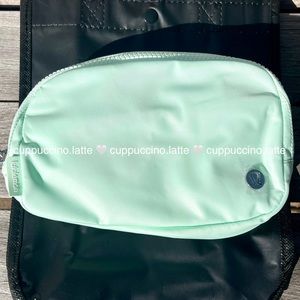 ❄️NWT💚Lululemon Athletica Everywhere Belt Bag in Mint Moment - Extended Strap